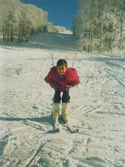 un petit skieur